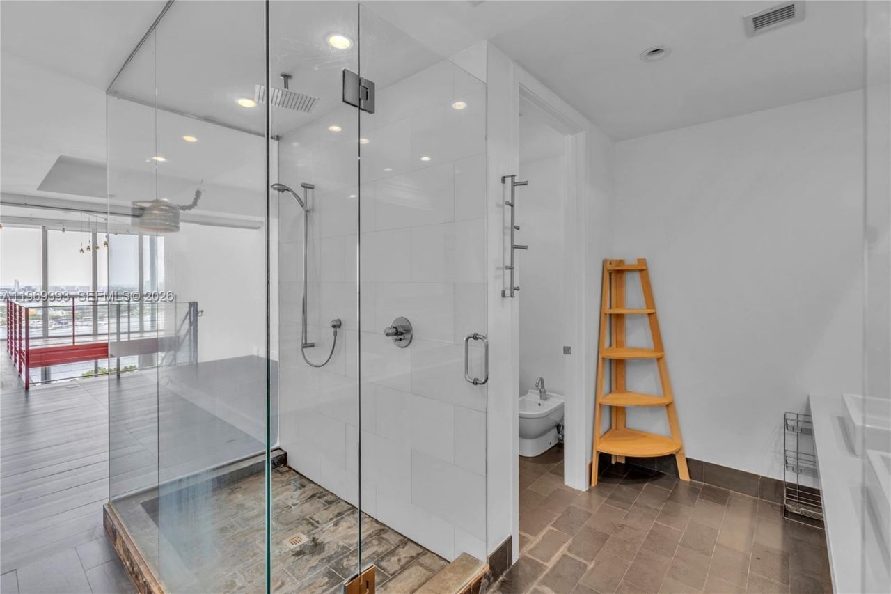 1100 Biscayne Blvd, Unit 2706, Miami, FL 33132 Photo