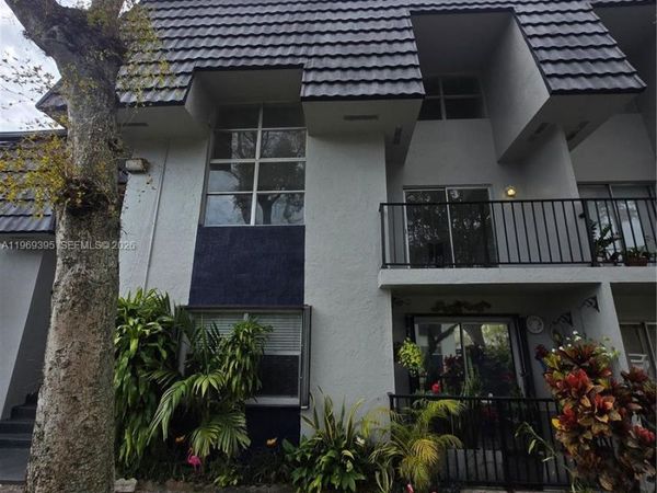 8007 W 6th Ave, Unit M, Hialeah, FL 33014