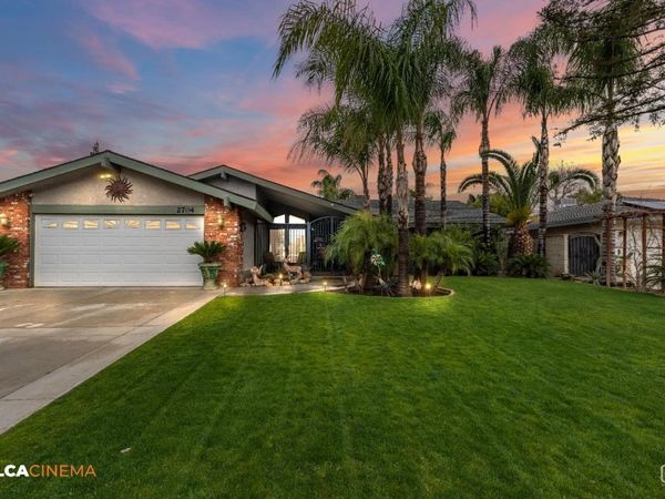 2704 El Portal Drive, Bakersfield, CA 93309