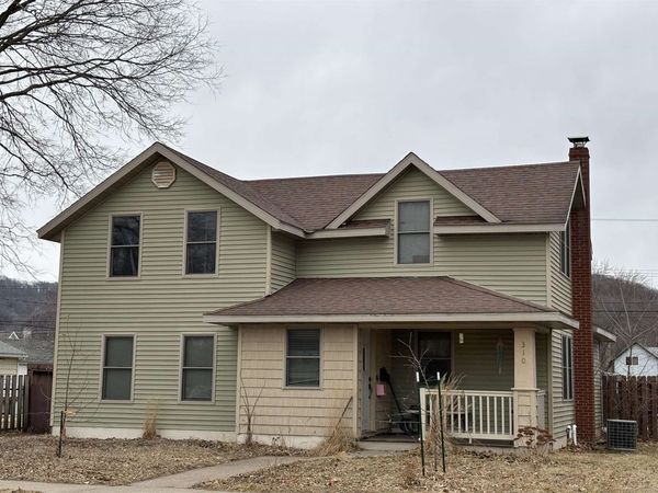 310 N Wacouta Avenue, Prairie Du Chien, WI 53821