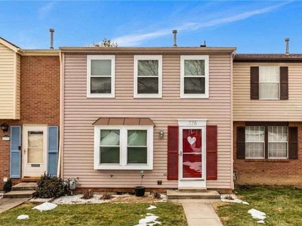 176 W Russets Circle, Bridgeville, PA 15017