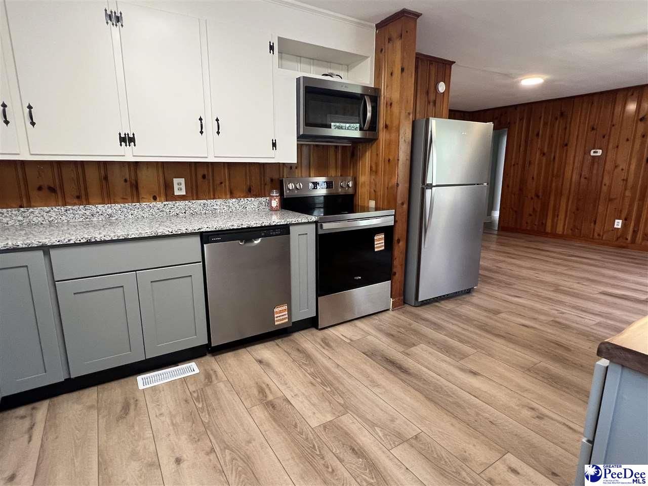 220 Laurel Ave. Photo 10