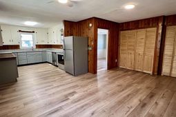 220 Laurel Ave. photo 4