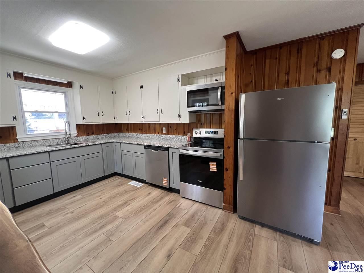 220 Laurel Ave. Photo 6