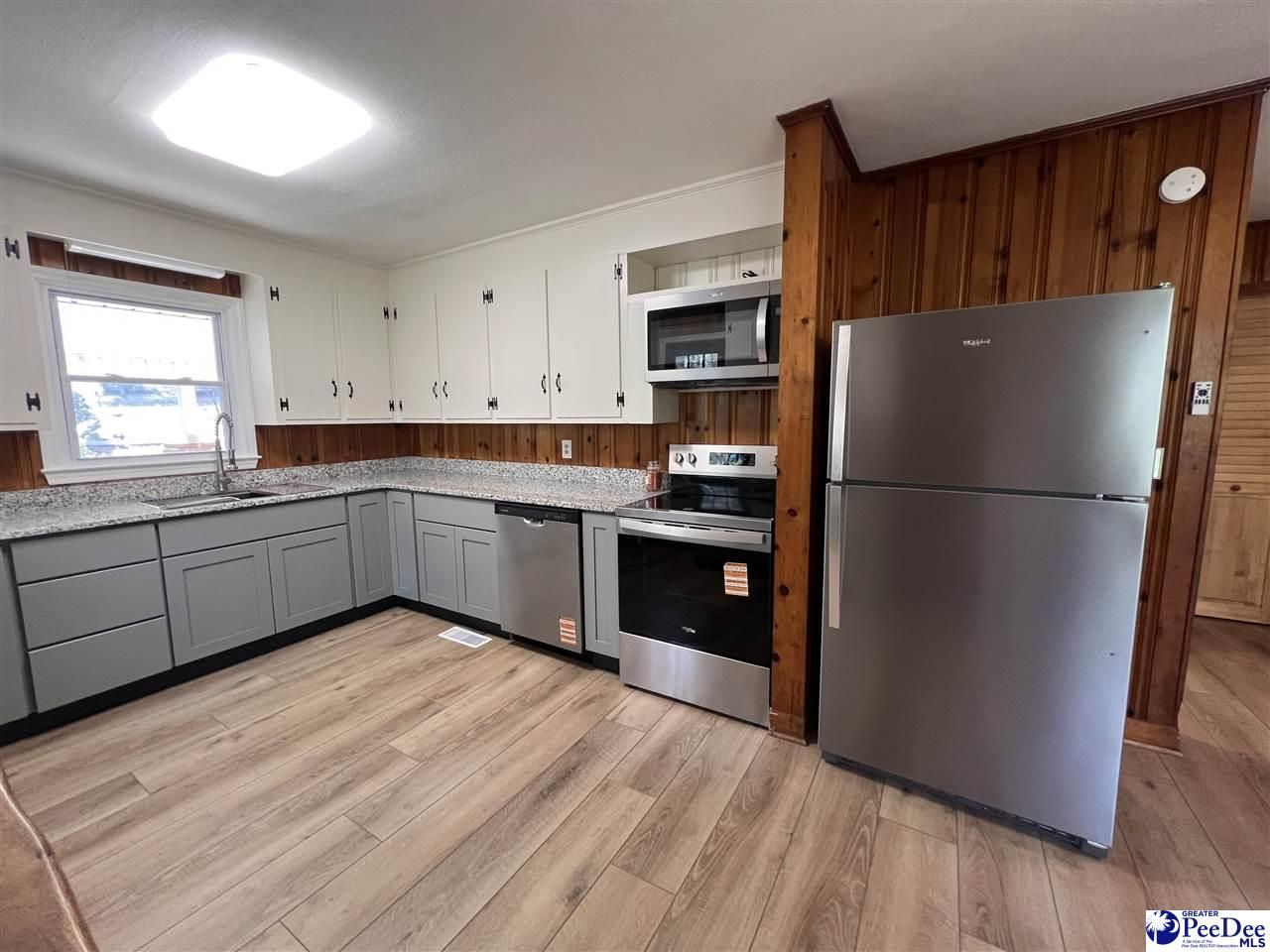 220 Laurel Ave. Photo 7