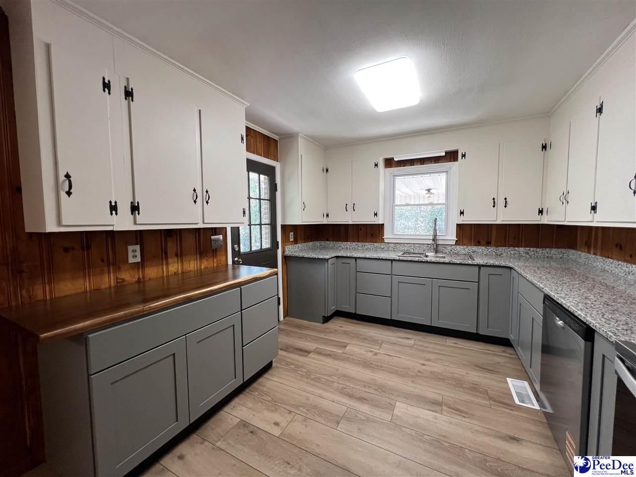 220 Laurel Ave. Photo 8