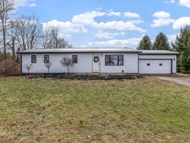 6615 Westfall Road SW, Lancaster, OH 43130 Photo 2