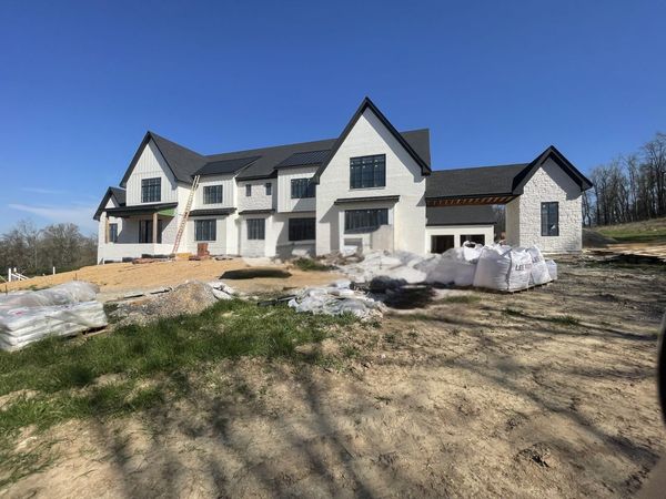 1948 Silver Fox Rd, Thompsons Station, TN 37179