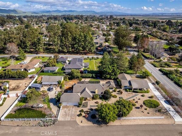 340 N Las Flores Drive, Nipomo, CA 93444