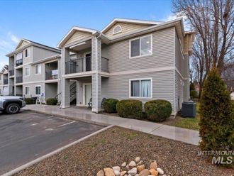 3323 N Lakeharbor Ln Boise, ID 83703