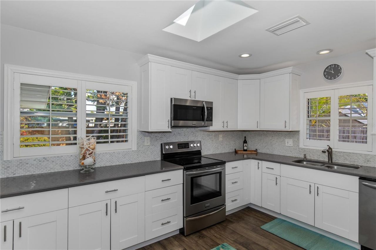 6343 19th Avenue N, Saint Petersburg, FL 33710 Photo