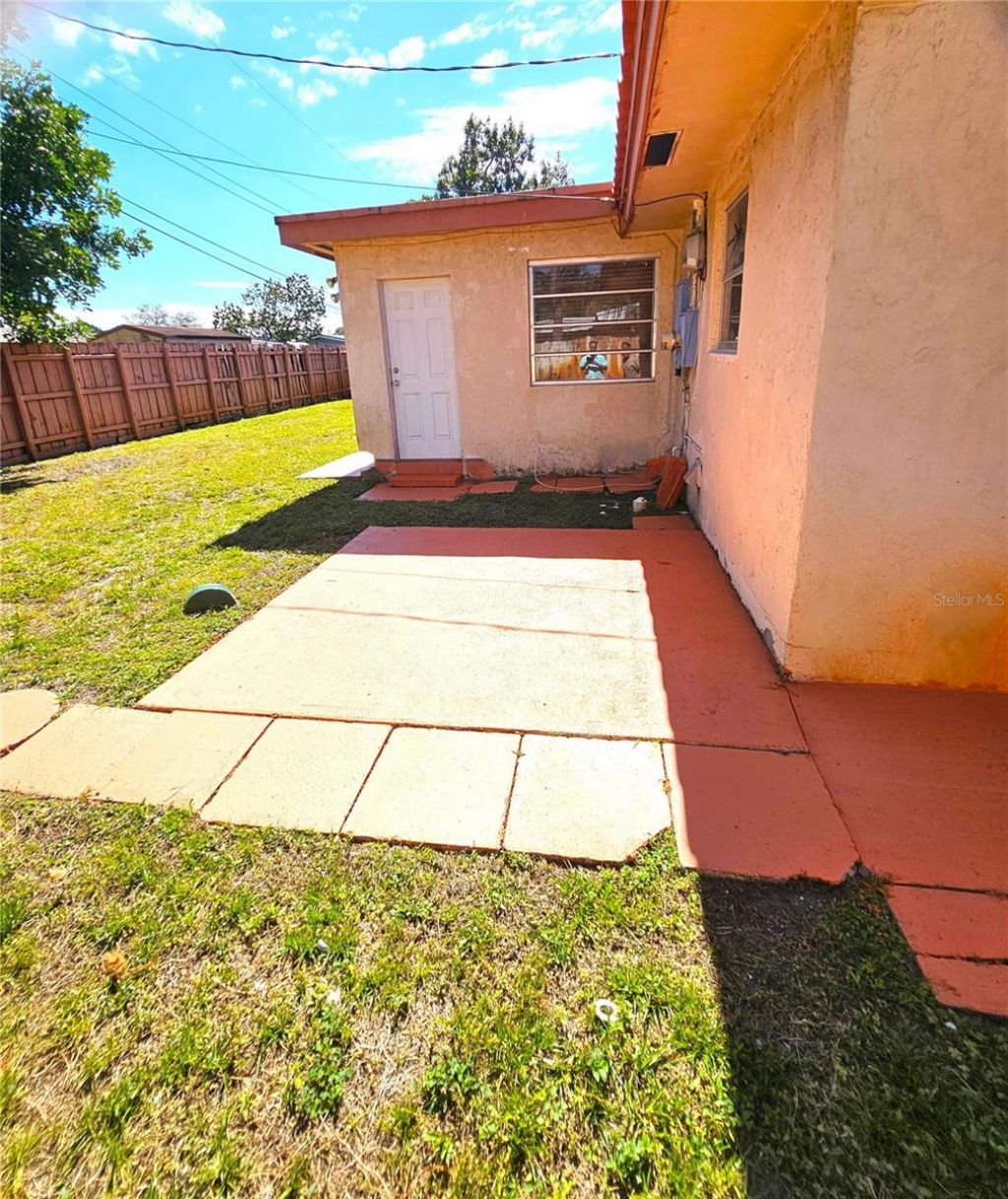 1561 NW 77th Way, Pembroke Pines, FL 33024 Photo