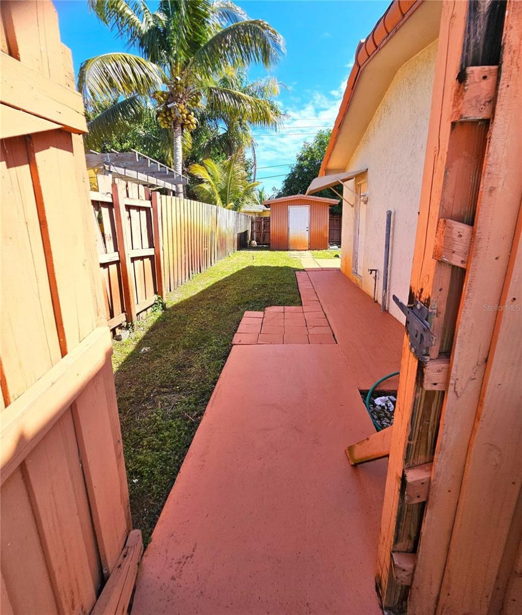 1561 NW 77th Way, Pembroke Pines, FL 33024 Photo