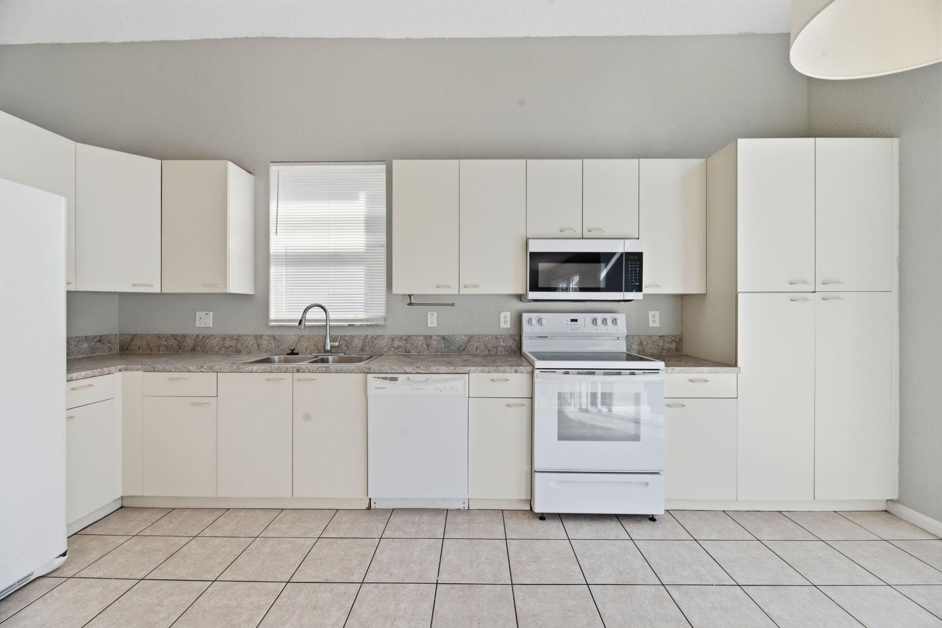 15860 NW 14th Road, Pembroke Pines, FL 33028 Photo