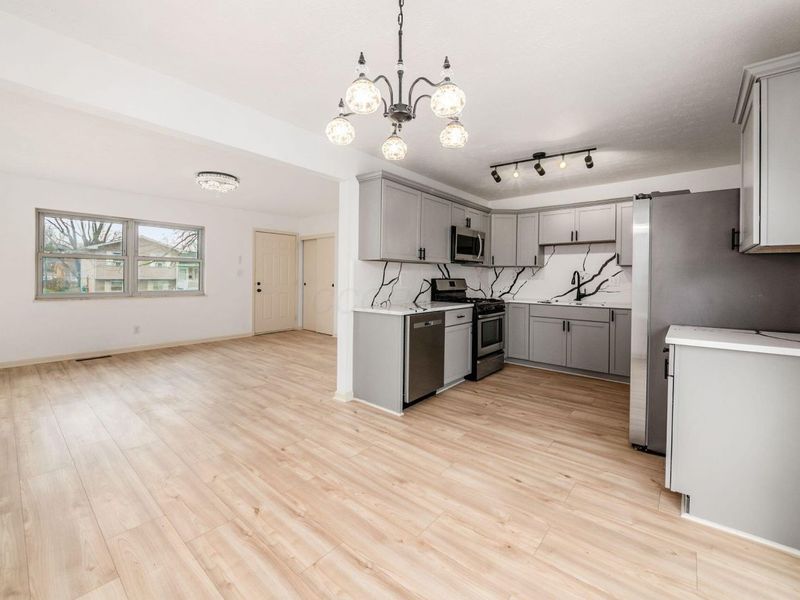 2350 Edenburgh Drive S, Columbus, OH 43219 Photo 12