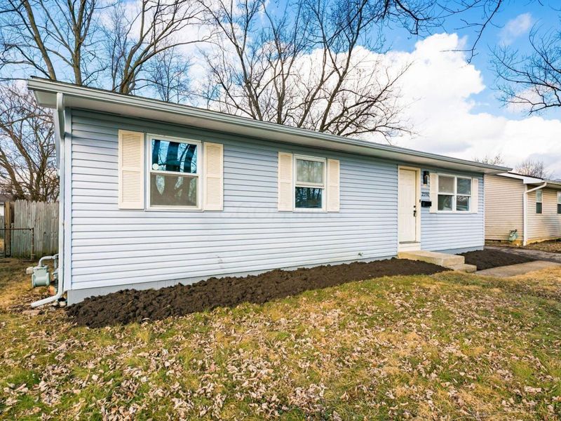 2350 Edenburgh Drive S, Columbus, OH 43219 Photo 2