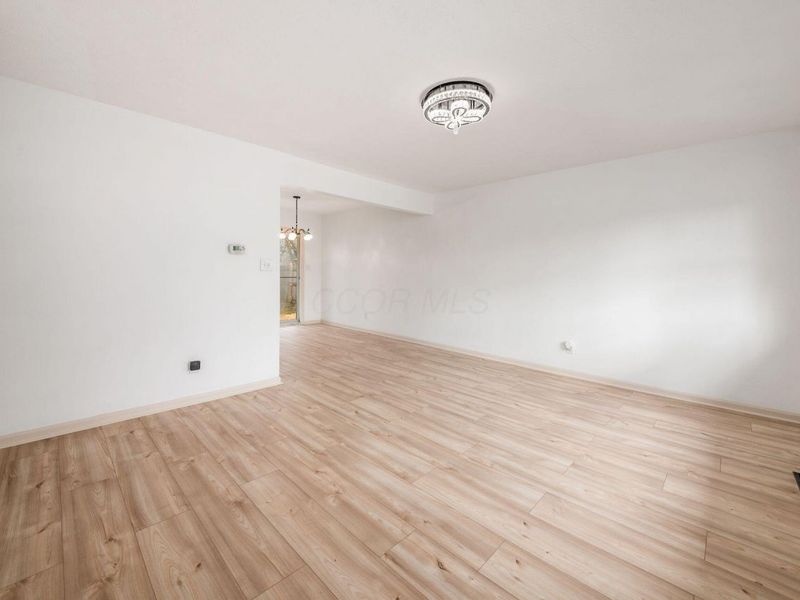 2350 Edenburgh Drive S, Columbus, OH 43219 Photo 6