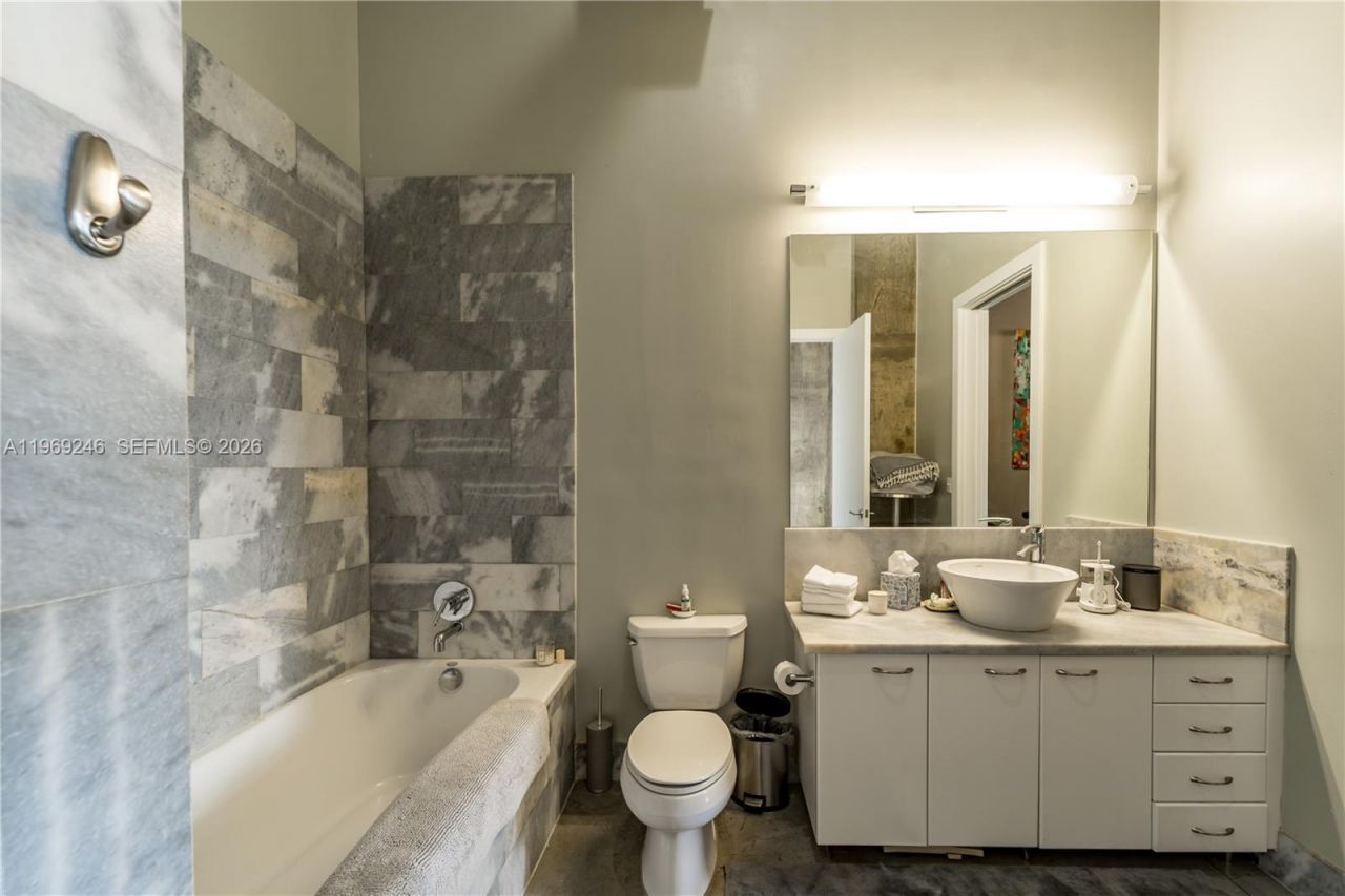 444 NW 1st Ave, Unit 405, Fort Lauderdale, FL 33301 Photo