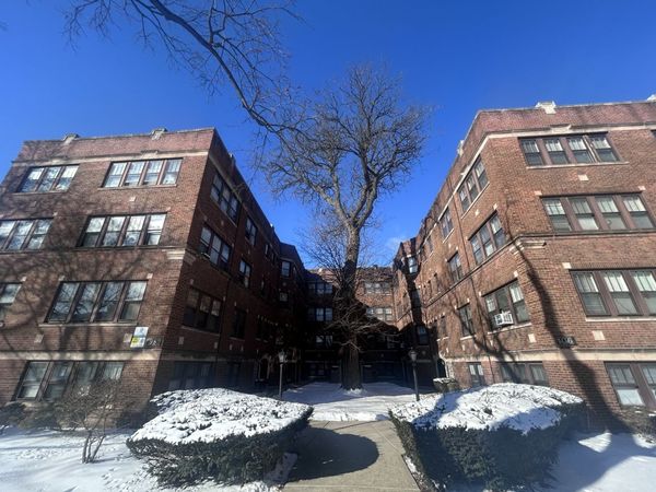 106 Lincoln Avenue, Unit 3W, Riverside, IL 60546