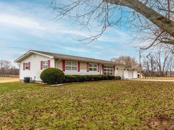 14798 Cherry Street, Sesser, IL 62884