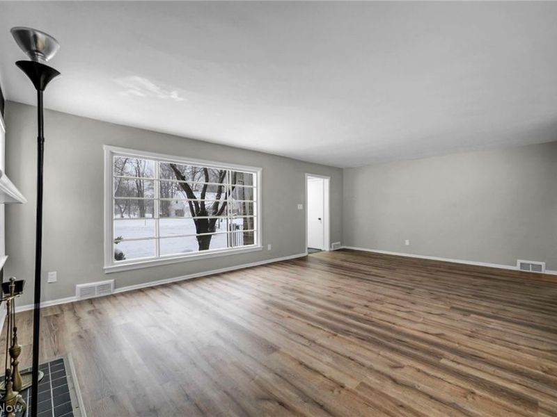 1531 Burlington Road, Cleveland, OH 44118 Photo 11