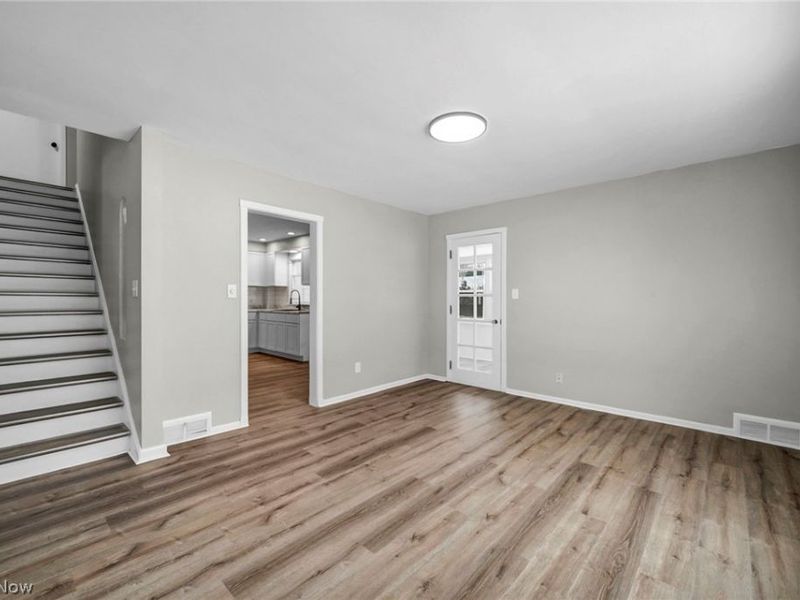 1531 Burlington Road, Cleveland, OH 44118 Photo 14