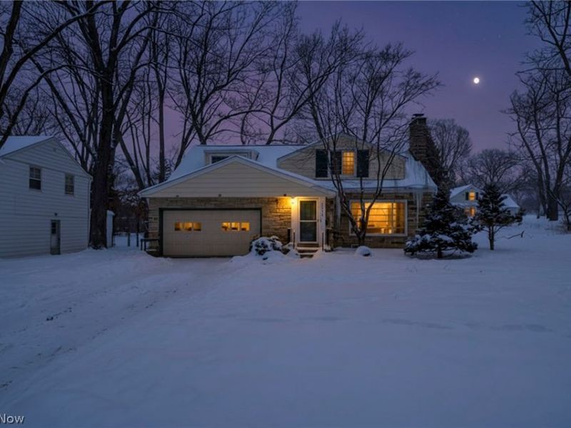 1531 Burlington Road, Cleveland, OH 44118 Photo 2