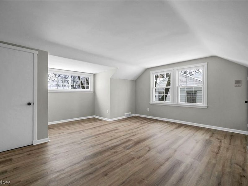 1531 Burlington Road, Cleveland, OH 44118 Photo 35