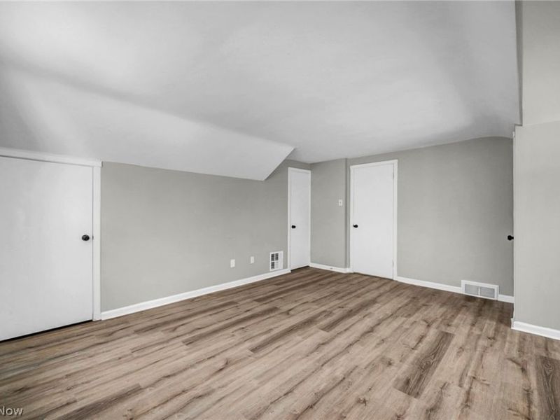 1531 Burlington Road, Cleveland, OH 44118 Photo 37