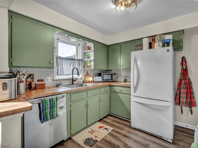 260 Prairie Drive, Akron, OH 44312 Photo 17