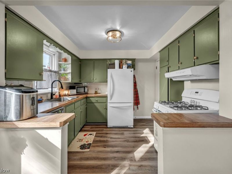 260 Prairie Drive, Akron, OH 44312 Photo 18