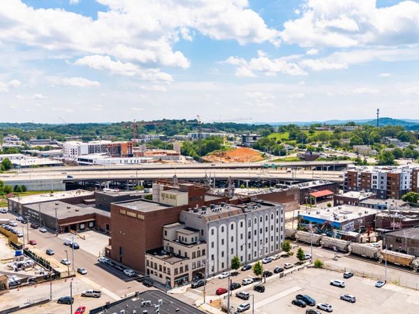 222 N Central St, Knoxville, TN 37917