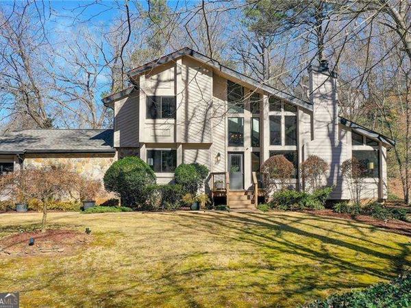 6350 River Chase Circle, Atlanta, GA 30328
