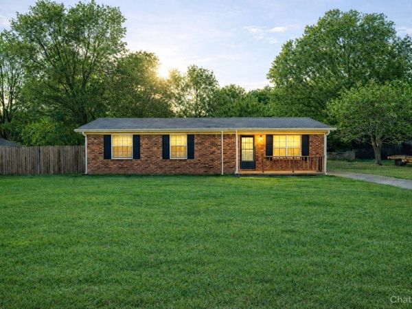 554 Roselawn Dr , Clarksville, TN 37042