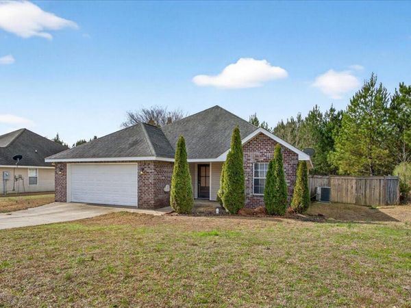 16 Charleston Way, Hattiesburg, MS 39402