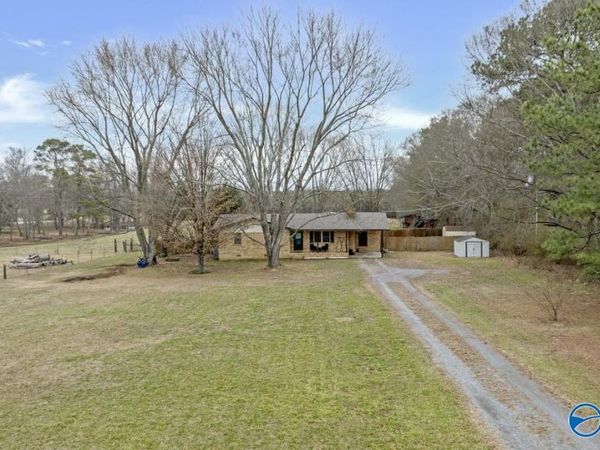 1304 Hammonds Road, Fyffe, AL 35971