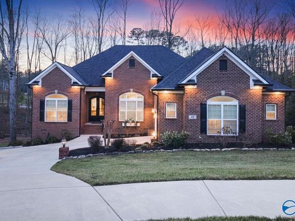 41 Verdant Circle SE, Huntsville, AL 35803