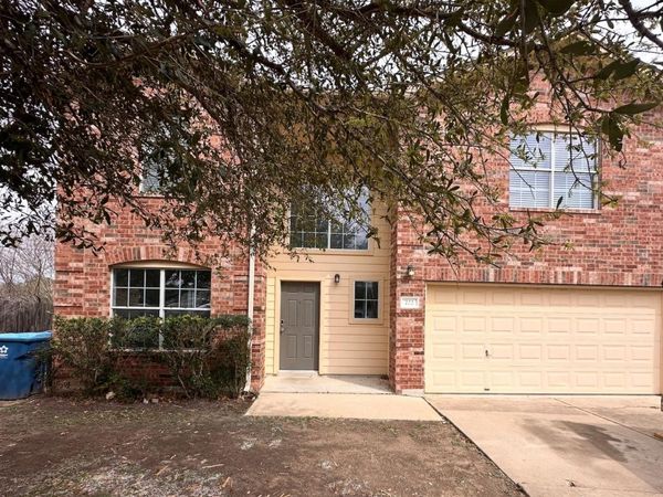 722 Lavaca LOOP, Elgin, TX 78621