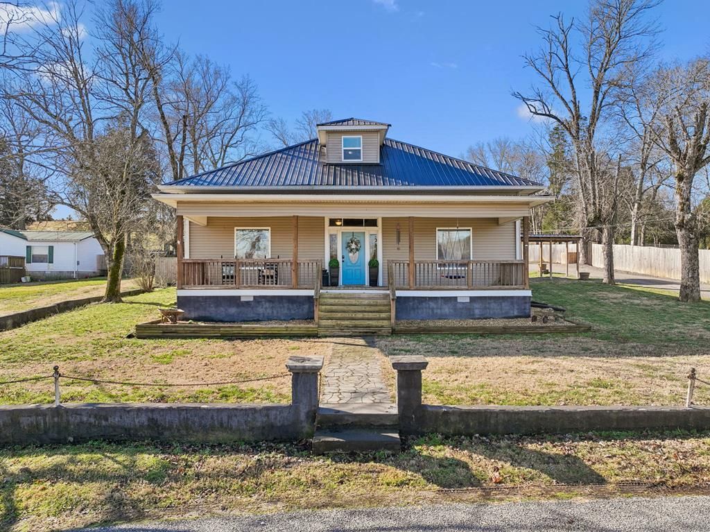15 Switchboard Rd, Brush Creek, TN 38547 Main Photo