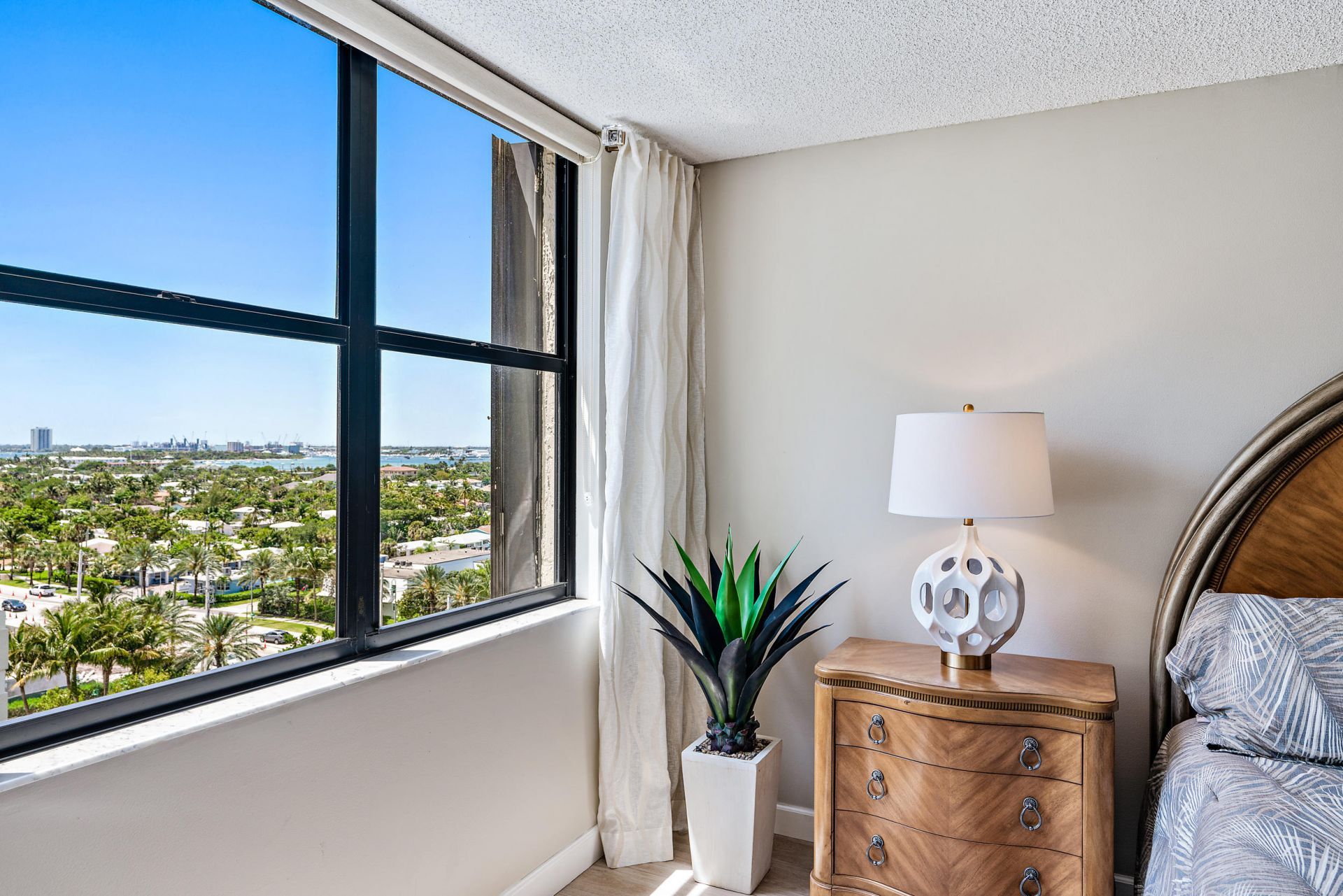 3400 N Ocean Drive, Unit 1004, Singer Island, FL 33404 Photo