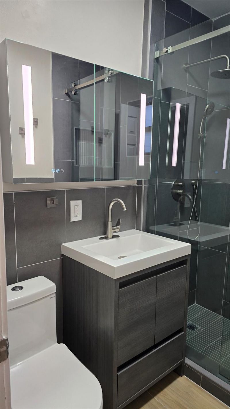 360 NW 8th Street, Unit 8, Pompano Beach, FL 33060 Photo