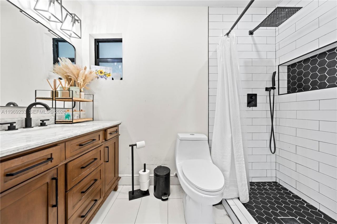 7835 W 16th Ct, Hialeah, FL 33014 Photo