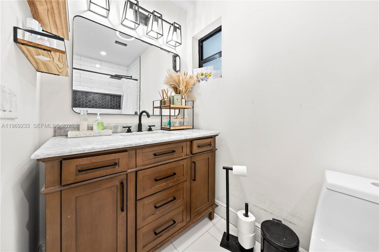 7835 W 16th Ct, Hialeah, FL 33014 Photo