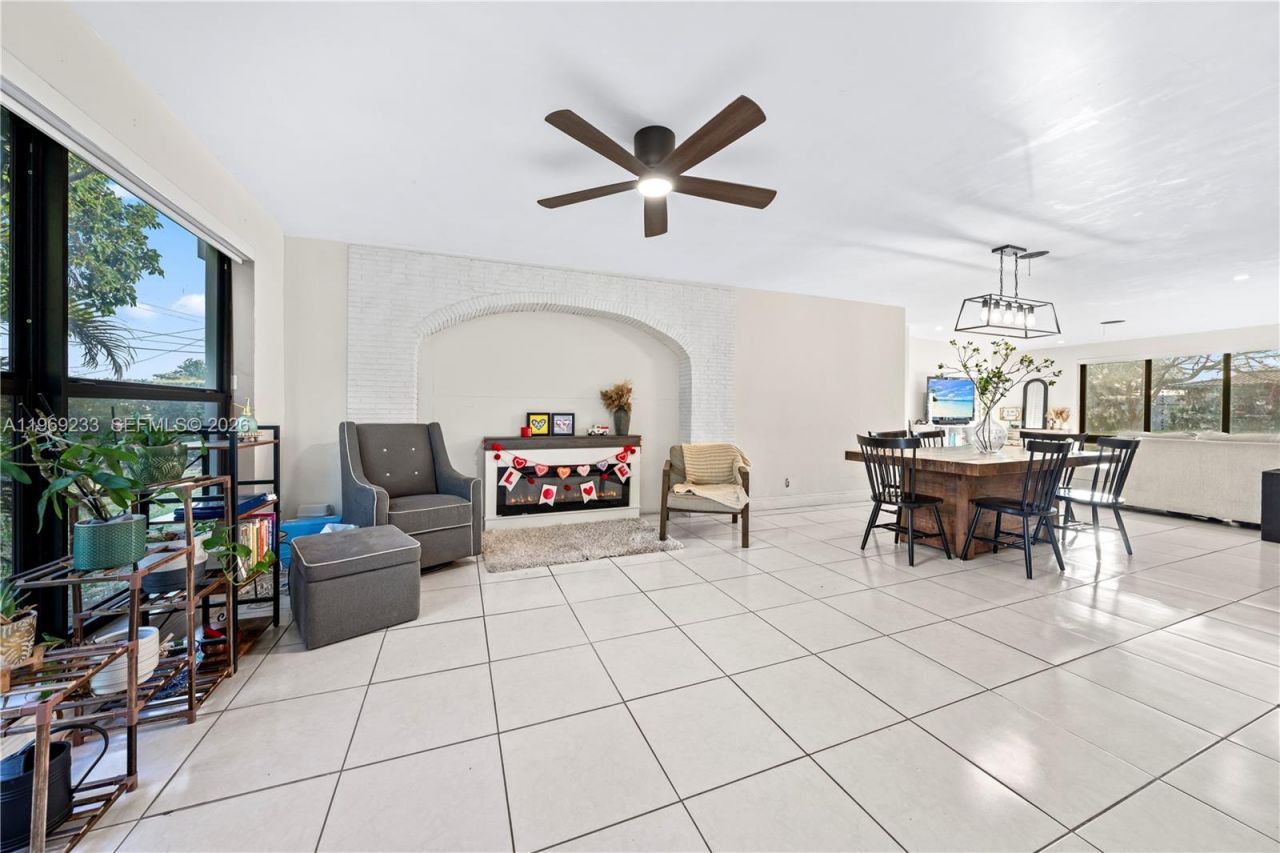 7835 W 16th Ct, Hialeah, FL 33014 Photo