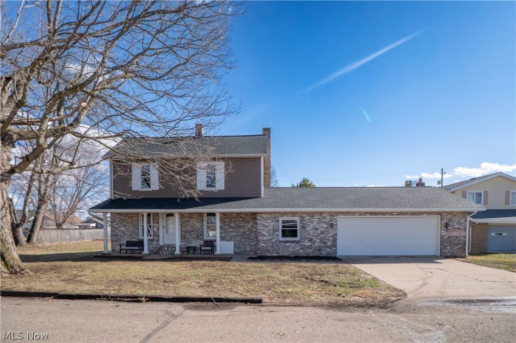 453 Wood Avenue, Newcomerstown, OH 43832 Main Photo