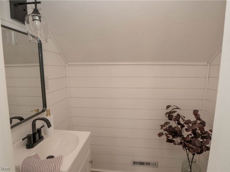 453 Wood Avenue, Newcomerstown, OH 43832 Photo 23