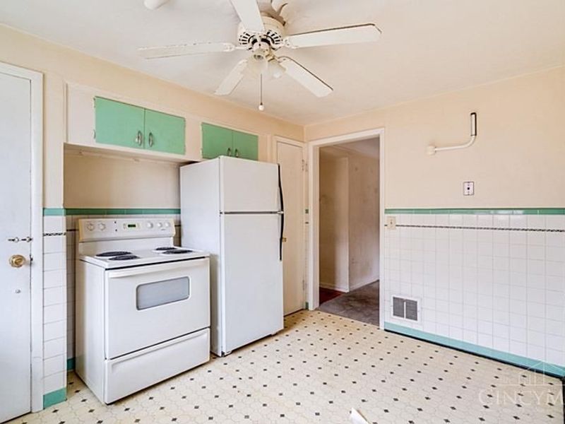 7873 Gail Drive, Deer Park, OH 45236 Photo 12