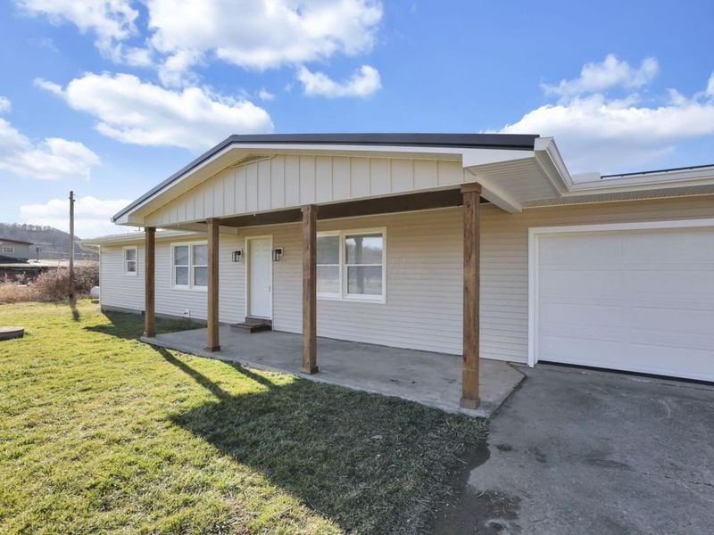 20595 Happy Hollow Road, Laurelville, OH 43135 Photo 2