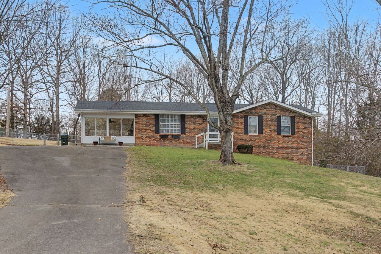 111 Rouse Rd, Dickson, TN 37055 Main Photo