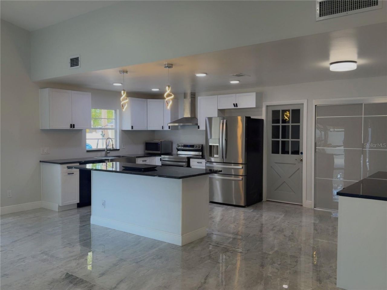 6728 Islander Lane, Tampa, FL 33615 Photo